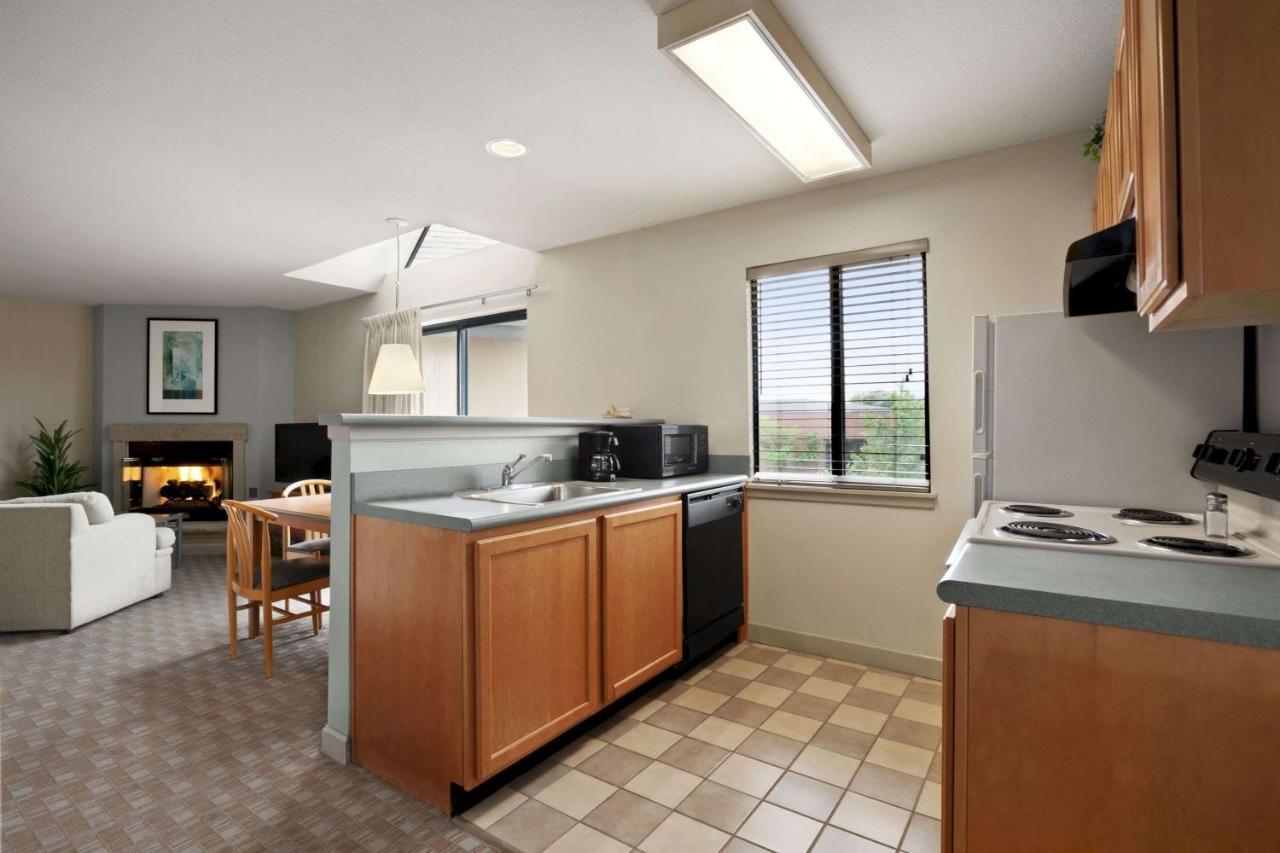 Hawthorn Suites By Wyndham Overland Park Extérieur photo